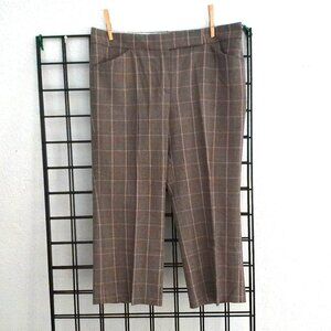 Taari, Pink/gray plaid Capri pants,  zipper in front